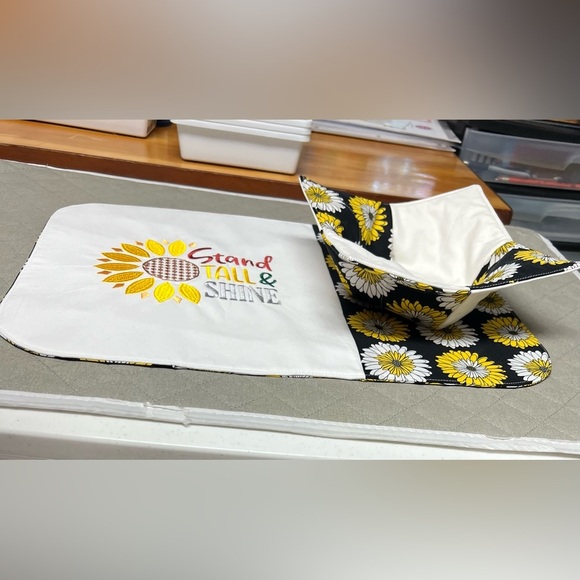 Hand Crafted Placemat and Bowl Cozy Sunflower Daisy Stand Tall & Shine - Picture 4 of 11